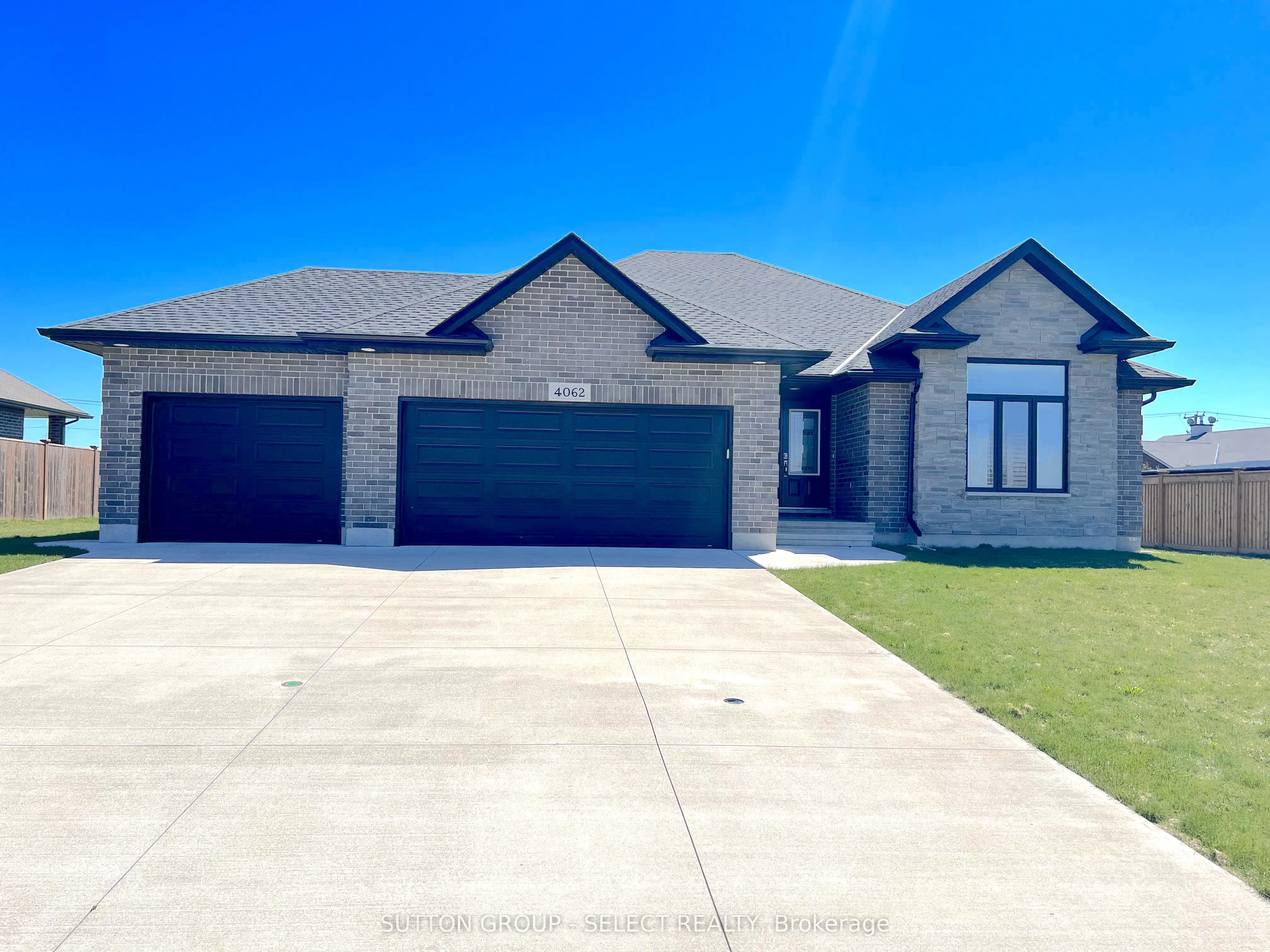 4062 Van Bree Drive, Plympton-Wyoming, ON N0N 1J6