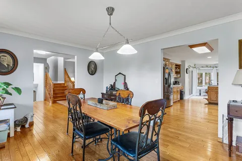 1306 St Johns Road, ON N3Y 4K1