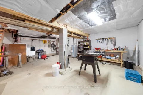 18 MEHARG Drive, McKellar, ON P2A 0B5
