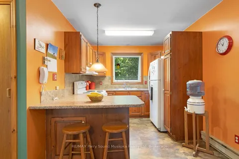 18 MEHARG Drive, McKellar, ON P2A 0B5
