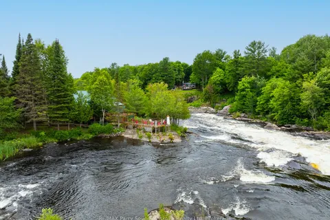 16 B MAGNET Road, Magnetawan, ON P0A 1P0