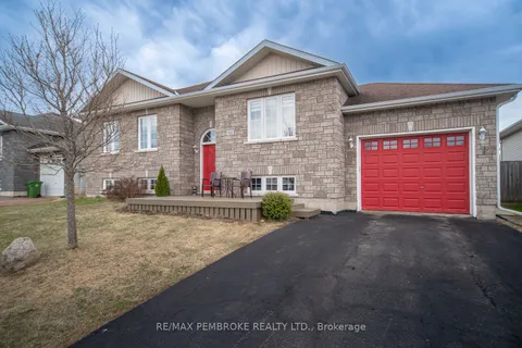 532 Macy Avenue, Laurentian Valley, ON K8A 0A2