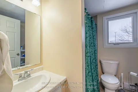 240 Wellington Street, Kingston, ON K7K 2Y8