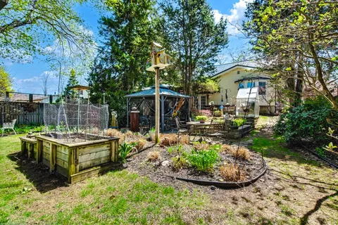 6343 Division Street, Niagara Falls, ON L2G 1J9