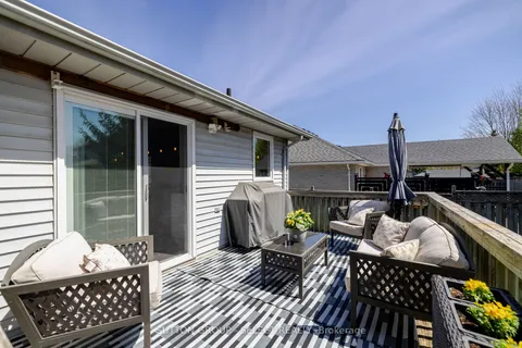 538 Ambleside Drive, London North, ON N6G 4Y9