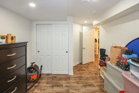 11 Trinidad Crescent, St. Catharines, ON L2N 3S6