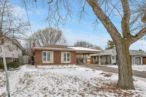 11 Trinidad Crescent, St. Catharines, ON L2N 3S6