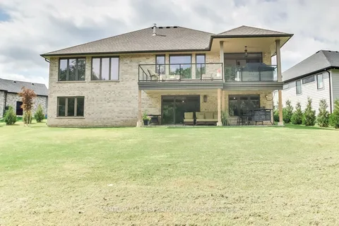 2129 Lockwood Crescent, Strathroy-Caradoc, ON N0L 1W0