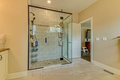 2129 Lockwood Crescent, Strathroy-Caradoc, ON N0L 1W0