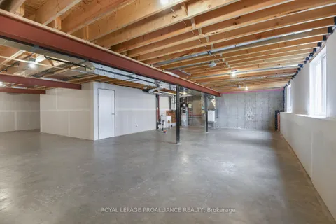 9 Ben TeKamp Terrace, Brockville, ON K0E 0E8