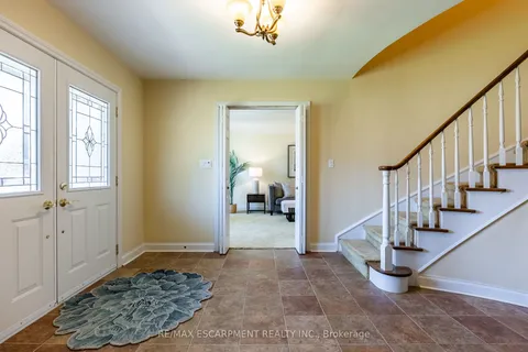 158 Marigold Court, Hamilton, ON L9G 3M3