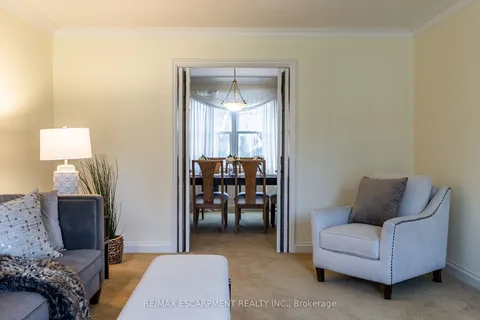 158 Marigold Court, Hamilton, ON L9G 3M3
