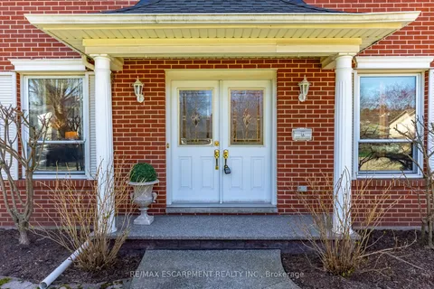 158 Marigold Court, Hamilton, ON L9G 3M3