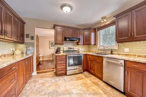 501 Brooke Street, Plympton-Wyoming, ON N0N 1T0