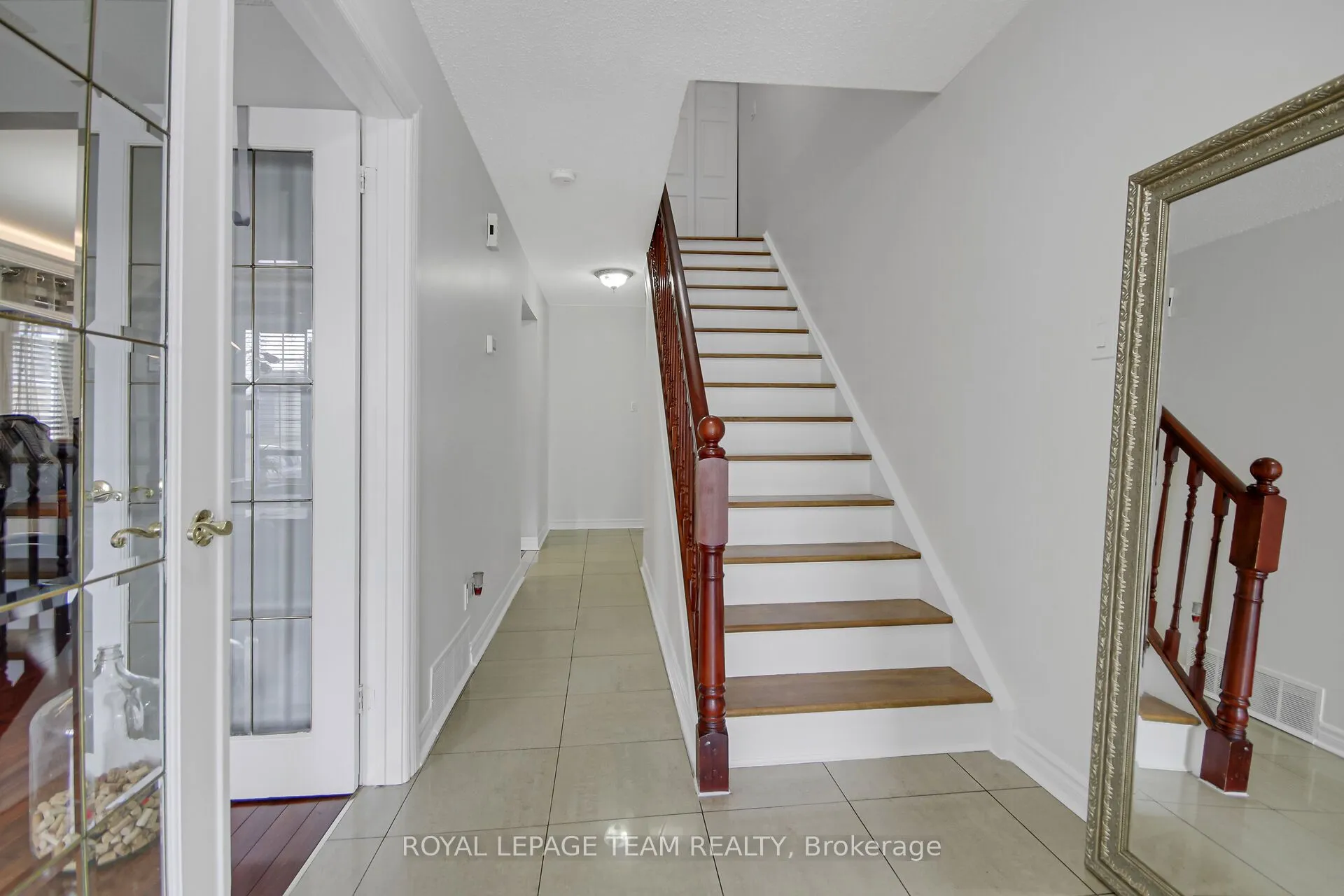 1563 Goth Avenue, Blossom Park - Airport and Area, ON K1T 1E3