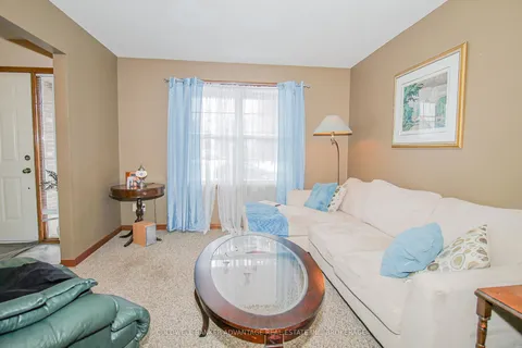 19 Windle Village Crescent, Thorold, ON L2V 4Z6