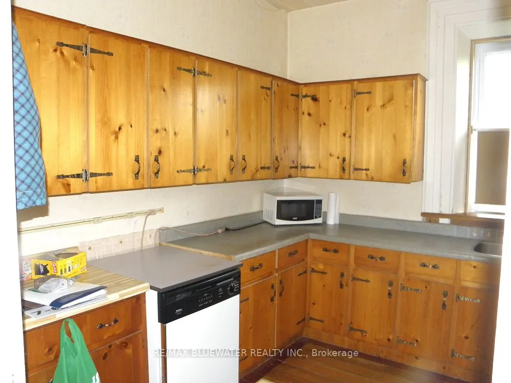 54 Allen Street, Lambton Shores, ON N0M 2N0