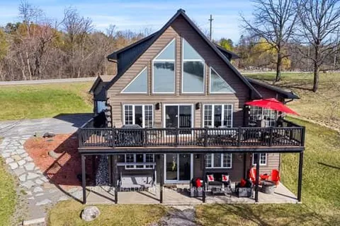 205 21 Road, Alfred and Plantagenet, ON K0B 1L0