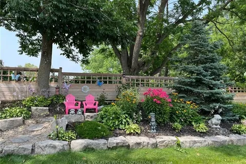 37 Russell Crescent, Brant, ON N0E 1N0