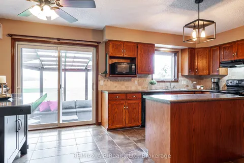 3698 Perth Rd 113 N/A, Perth South, ON N5A 6S3