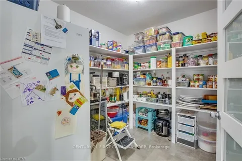3380 Jinnies Way, London South, ON N6L 0B8