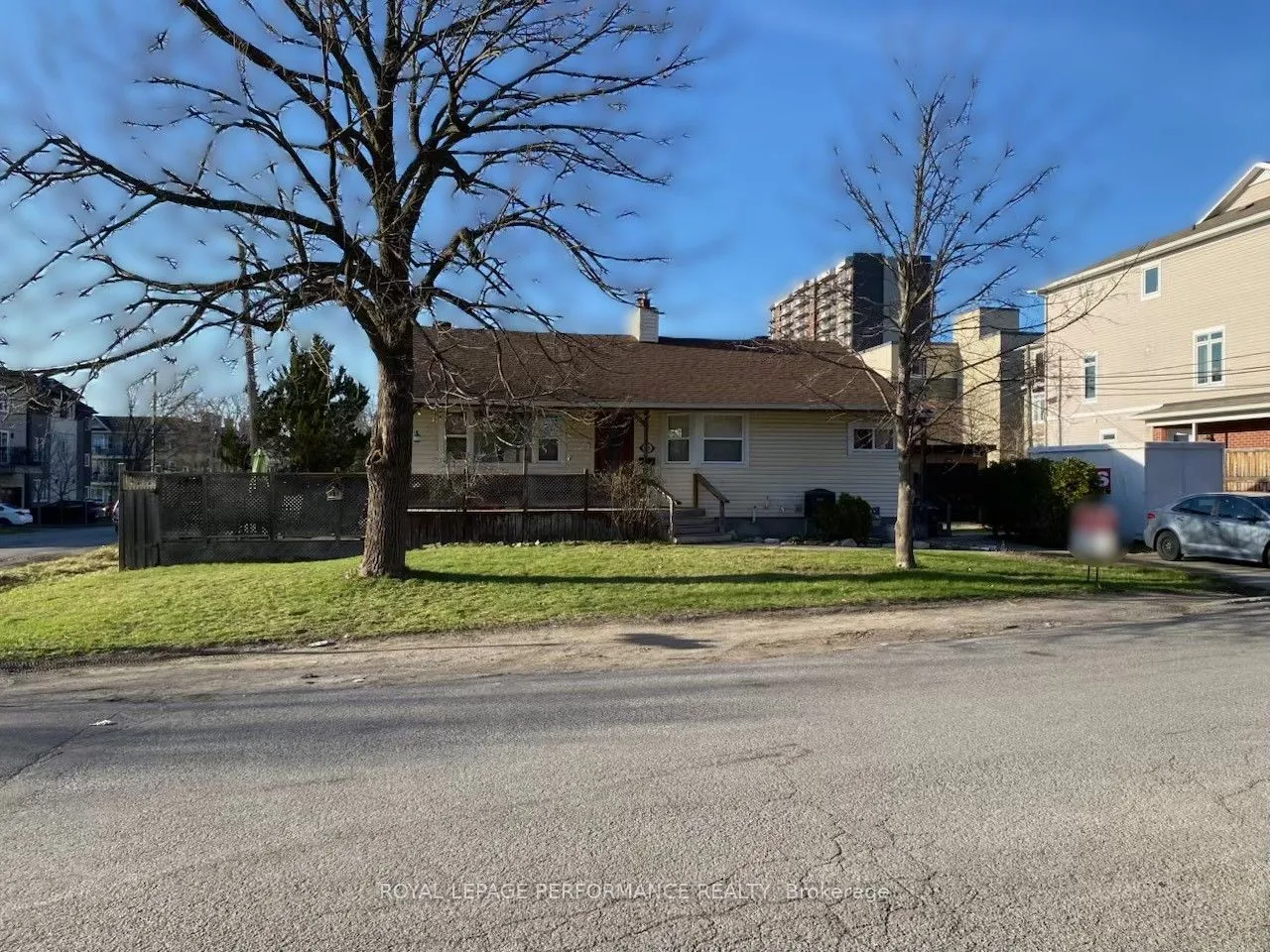 1125 Rockingham Avenue, Billings Bridge - Riverside Park and Area, ON K1H 8A4