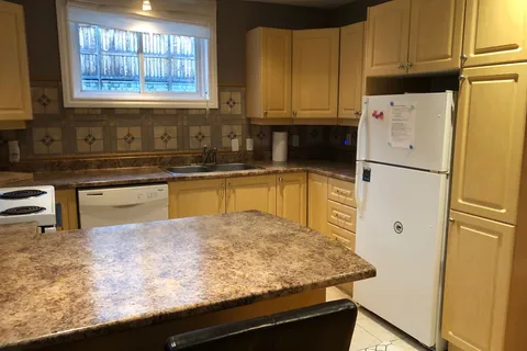 1125 Rockingham Avenue, Billings Bridge - Riverside Park and Area, ON K1H 8A4