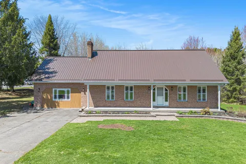 1395 Notre-Dame Street, Russell, ON K0A 1W0
