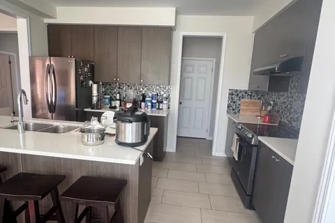 7699 Buckeye Crescent, Niagara Falls, ON L2H 0P2