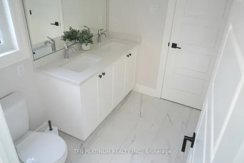 957 Riverbend Road, London South, ON N6K 0J3