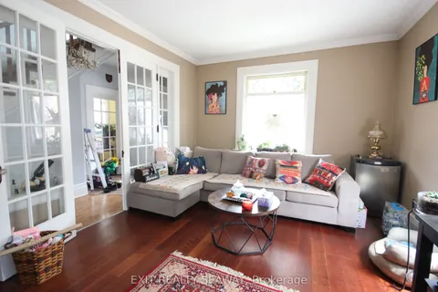 72 John Street, Brockville, ON K6V 5A9