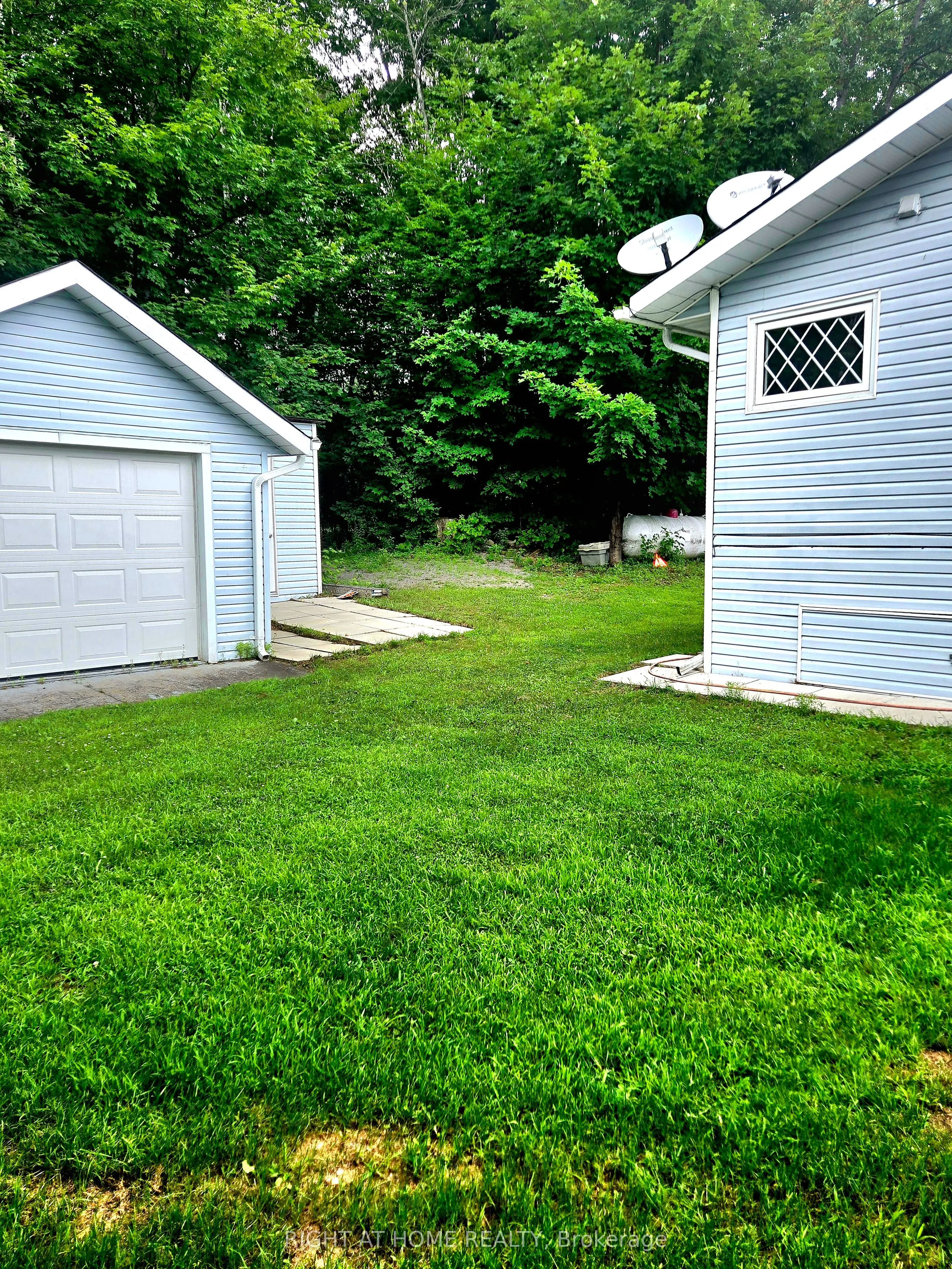 1043 Lobo Drive, Minden Hills, ON K0M 2K0