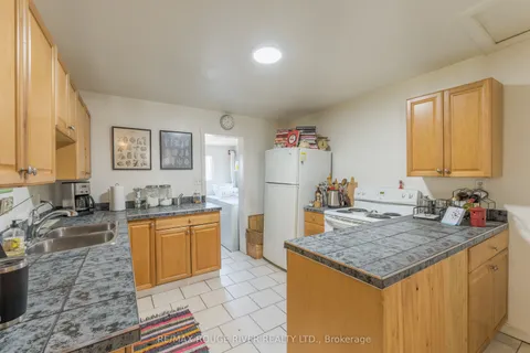 390/392 Mathew Street, Cobourg, ON K9A 3E8