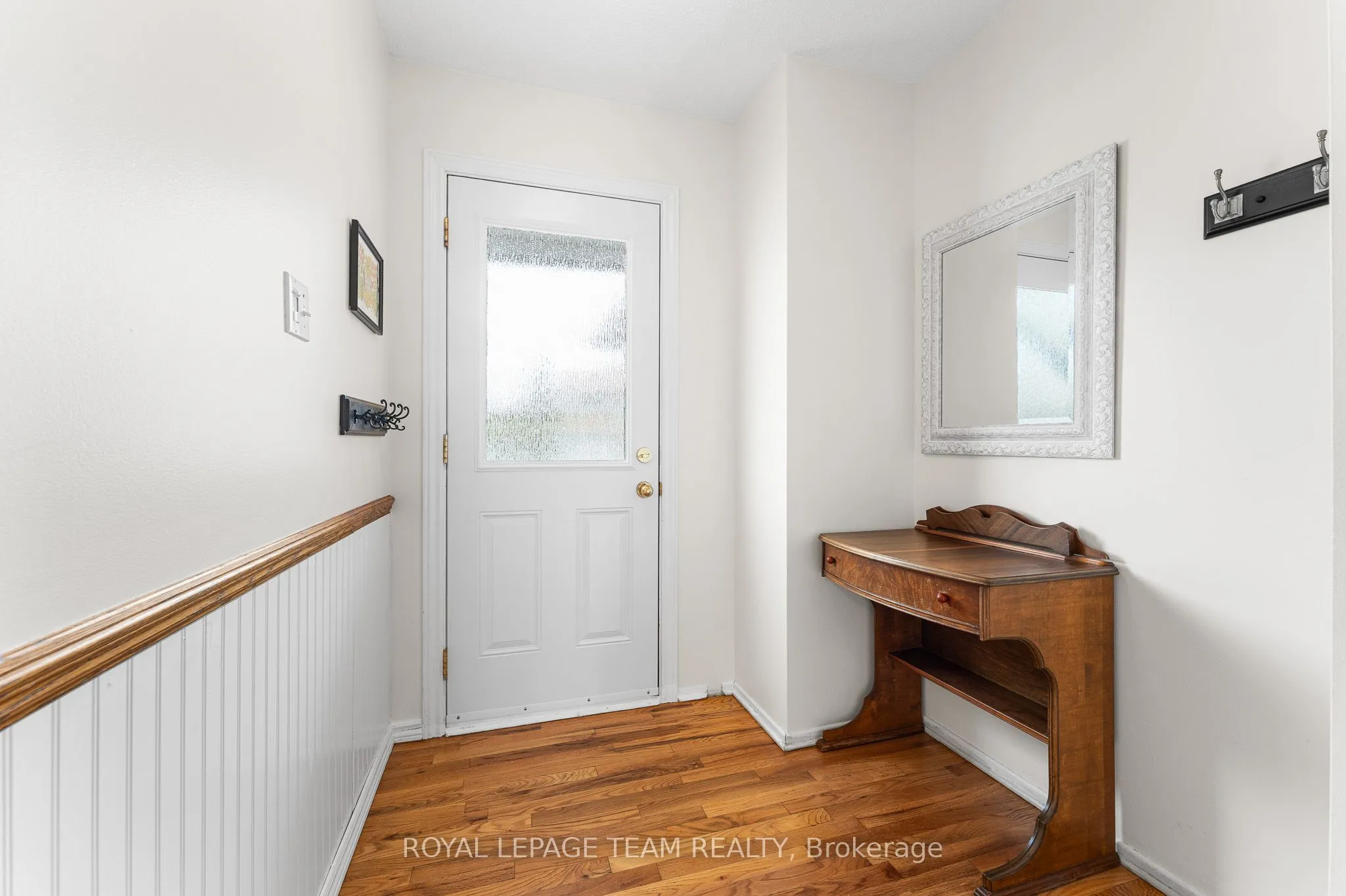 107 Melanie Crescent, Kanata, ON K2L 2E4