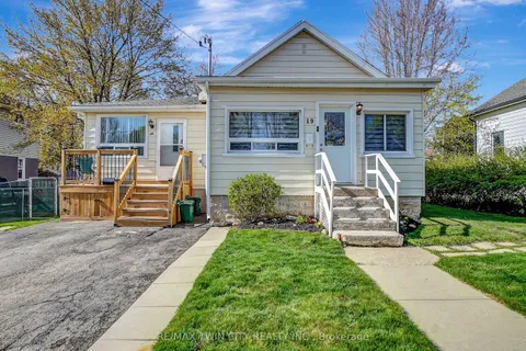 19 Waterside Avenue, Cambridge, ON N1R 1E8