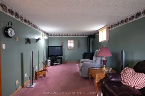 64 Ireland Drive, Quinte West, ON K8V 5X3