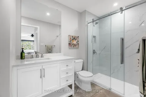35 Bluemeadow Way, Kanata, ON K2M 1L7