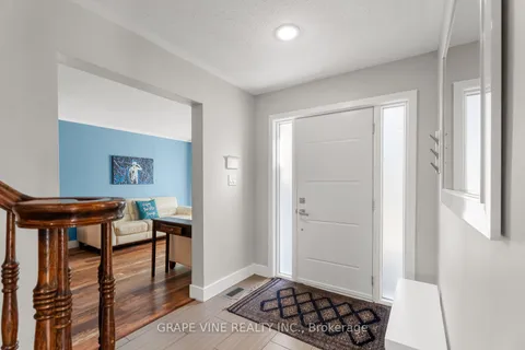 35 Bluemeadow Way, Kanata, ON K2M 1L7