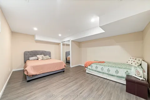 18 Bel Air Crescent, Quinte West, ON K8V 0H4