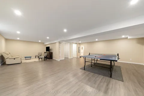 18 Bel Air Crescent, Quinte West, ON K8V 0H4