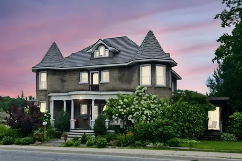 43 Church Street, Parry Sound, ON P2A 1Y6