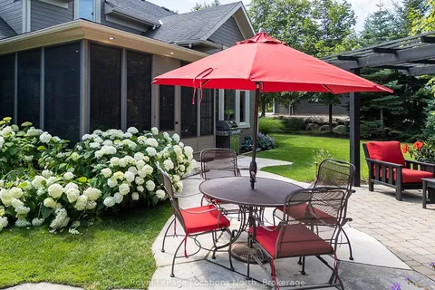 376 Sunset Boulevard, Blue Mountains, ON N0H 2P0