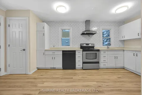 372 Flanders Row, London East, ON N5Y 1C4
