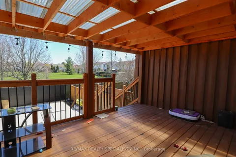 8 Mcbride Drive, St. Catharines, ON L2S 3Y4
