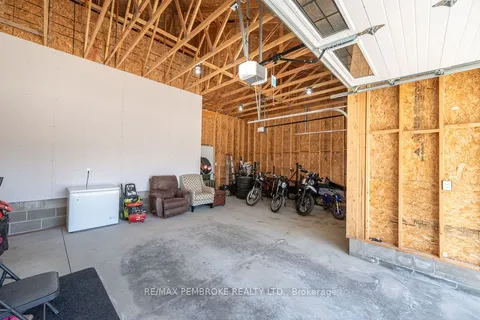 348 Pappin Road, Whitewater Region, ON K0J 1C0