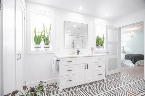 1206 PEMBROKE Street, Laurentian Valley, ON K8A 7R7