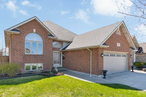 185 Amy Croft Drive, Lakeshore, ON N9K 1E3