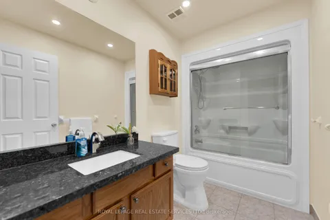 185 Amy Croft Drive, Lakeshore, ON N9K 1E3
