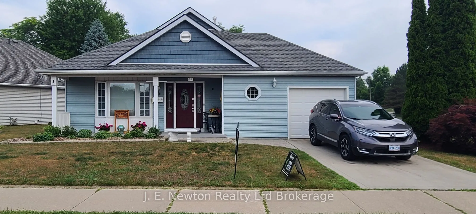 5 Dereham Drive, Tillsonburg, ON N4G 5L8