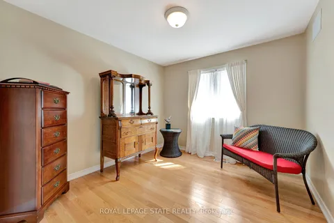 542 Jerseyville Road, Hamilton, ON L9G 3L5